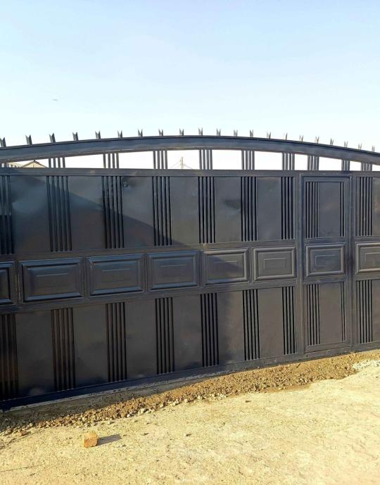 Arch design gate